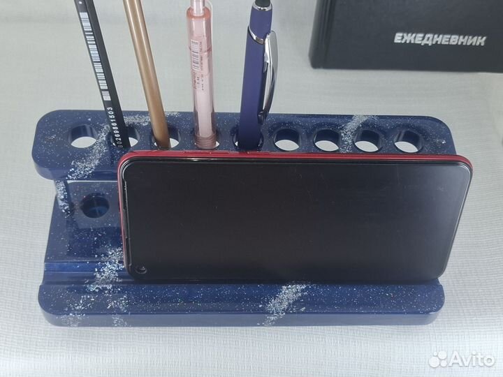 Органайзер-держатель для телефона ручной работы