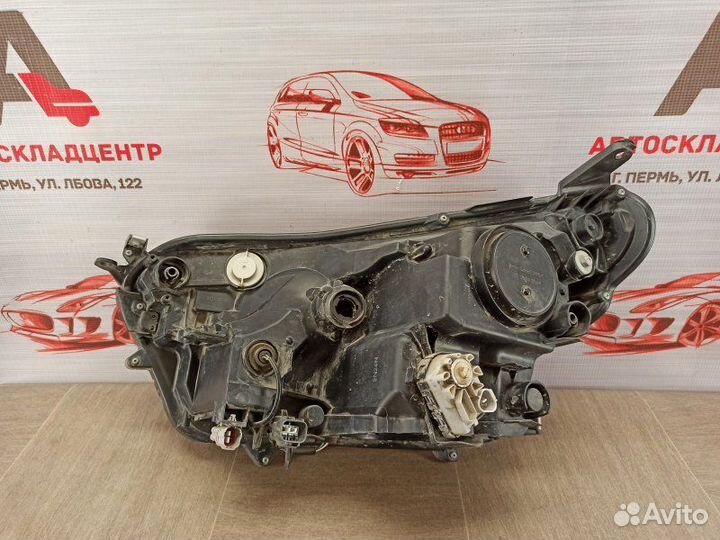 Фара правая Toyota Rav4 с 2015 года LED