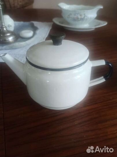 Эмалированная сахарница и чайники СССР
