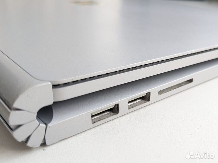 Microsoft Surface Book 2