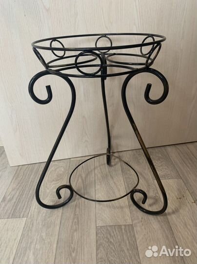 Подставка под цветы