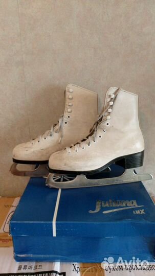 Коньки фигурные, 35 размер