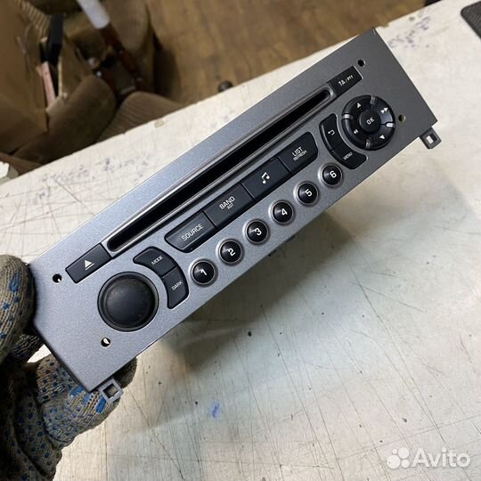 Магнитола Peugeot 408