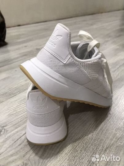 Кроссовки adidas original 36р