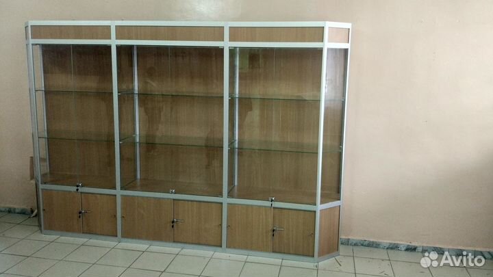 Стеклянные витрины из алюминиевого профиля
