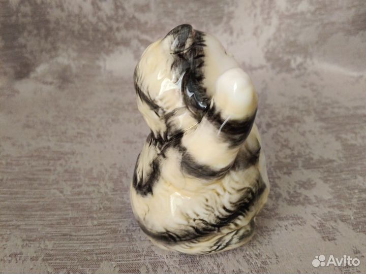 Фигурка кот павон фарфор