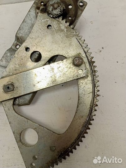 Стеклоподъемник механический передний левый