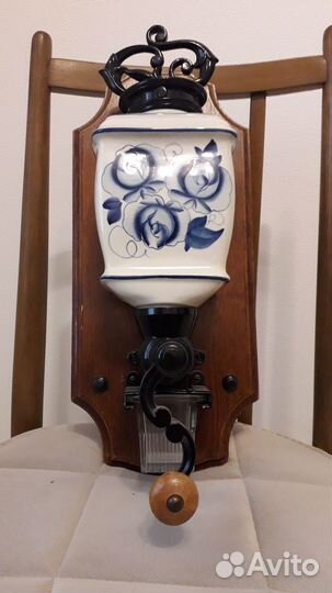 Кофемолка жерновая Гжель