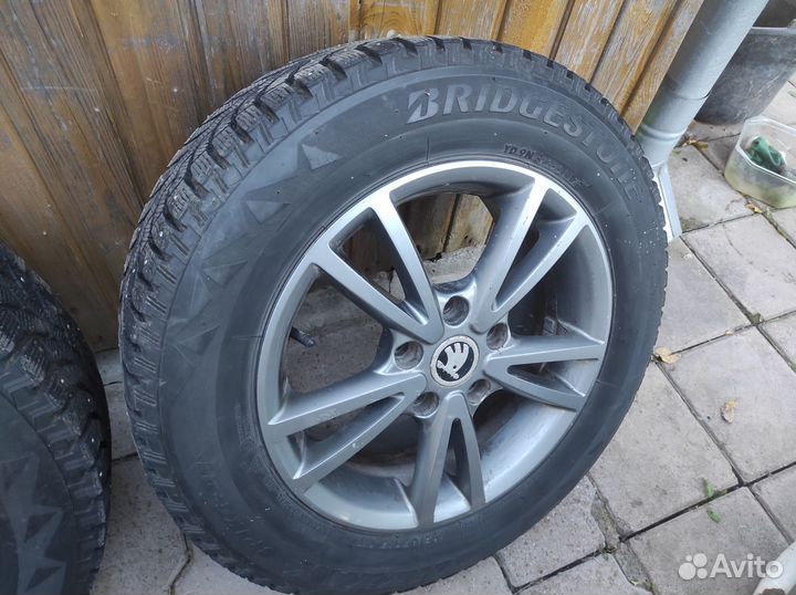 Bridgestone Blizzak Spike-01 195/65 R15 T