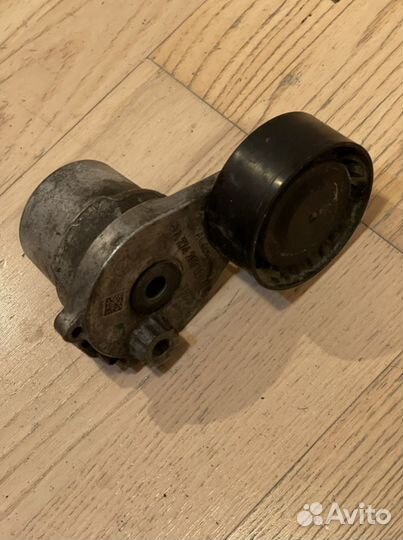 Натяжитель ремня Mercedes w213