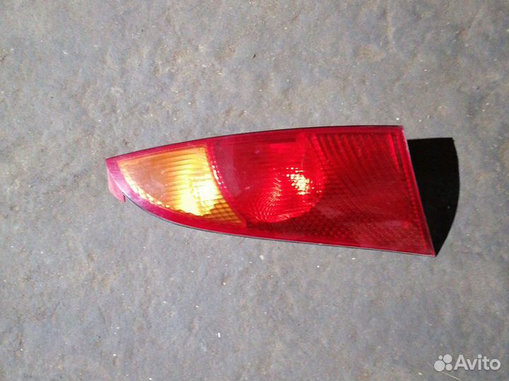 Задний левый фонарь форд фокус 1