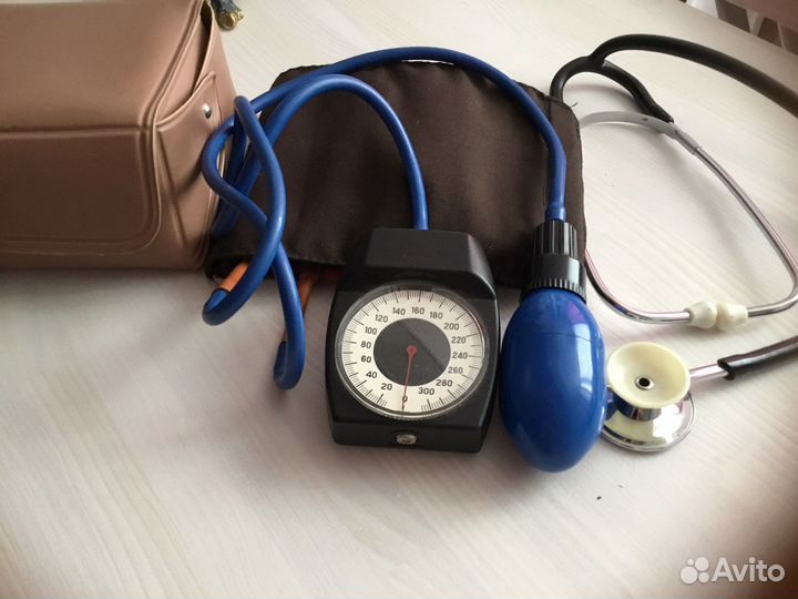 Тонометр механический со стетоскопом