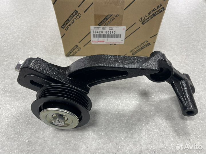 Ролик Toyota LC200