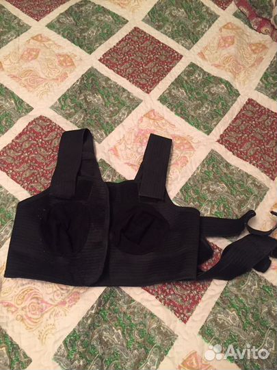 Бандаж женский, поддерживающий грудину и защищающи