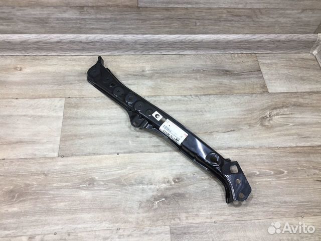 Верхняя часть телевизора правая RAV4 (00-06) рав4