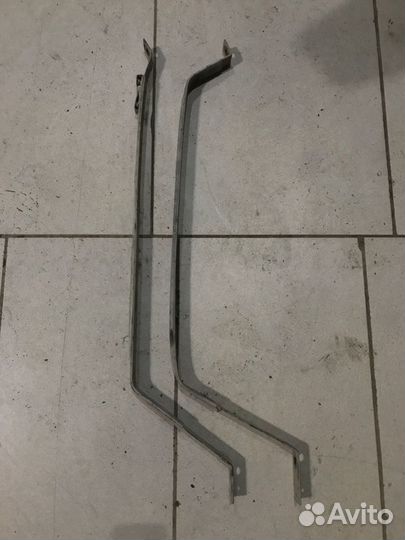 Крепление топливного бака Toyota Corolla