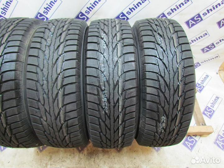 Kumho WinterCraft SUV Ice WS51 235/65 R17 108T