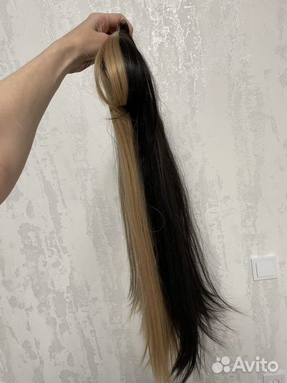 Парик с натуральным пробором двухцветный