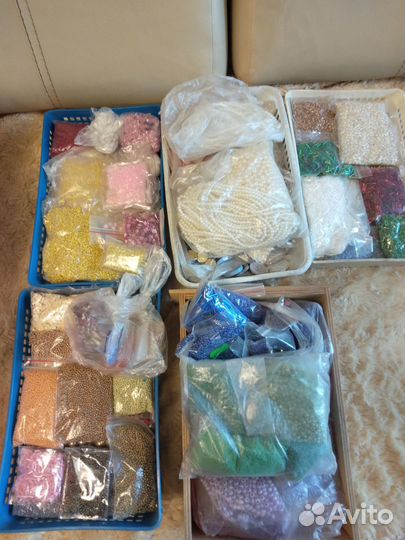 Бисер,стразы,поедки,стеклярус