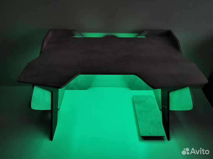 Компьютерный стол Иксера