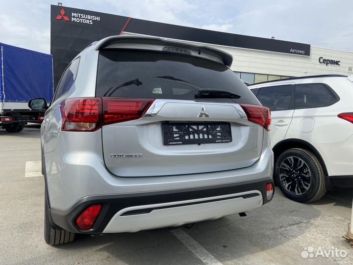 Mitsubishi Outlander 2.0 CVT, 2022