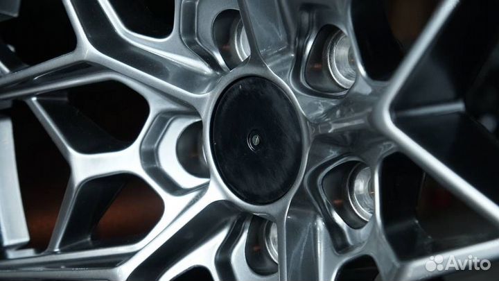 Литой диск HRE R17 5x112