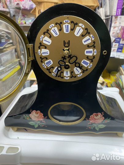 Настольные часы механические