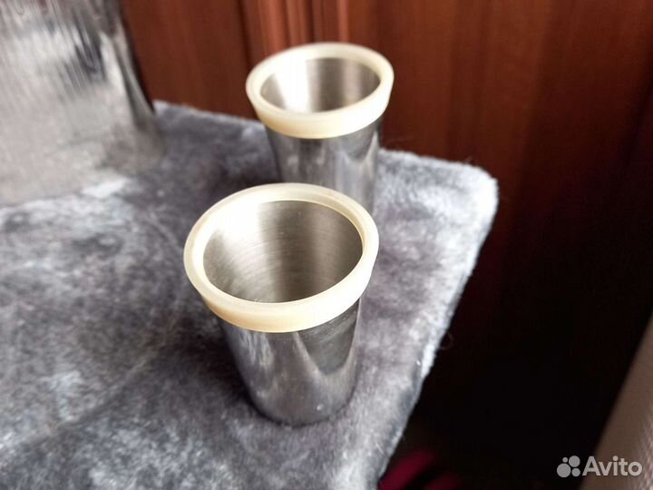 Фляжка с рюмками