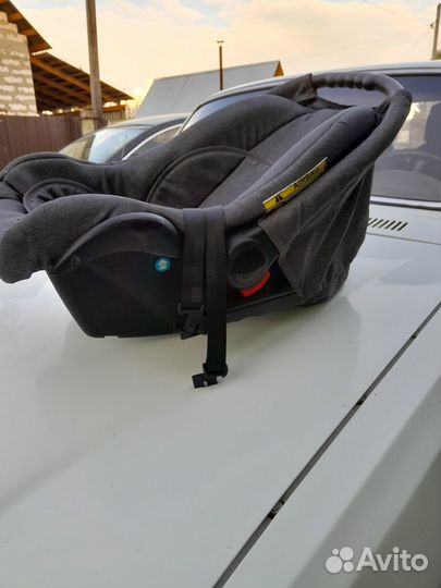 Продам детскую коляску 3 в 1