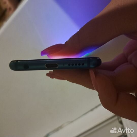 HONOR 10, 4/128 ГБ