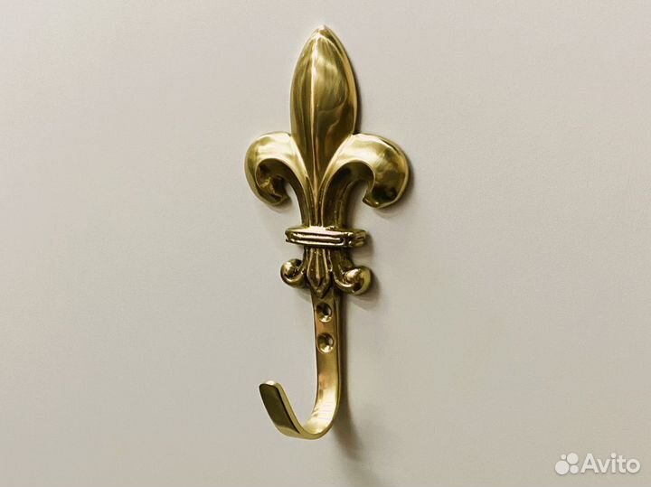 Крючок настенный лилия Fleur-de-Lys Латунь