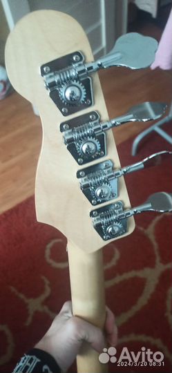 Бас гитара homage