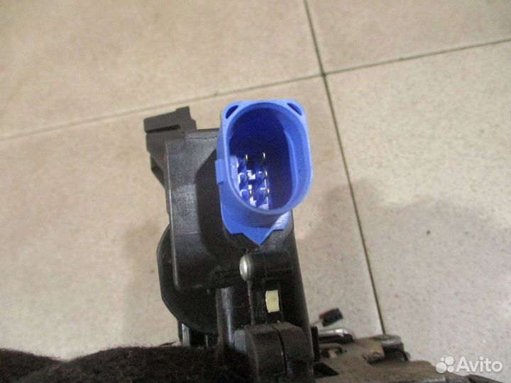 Замок двери задней левой Skoda Fabia 2 (5J)