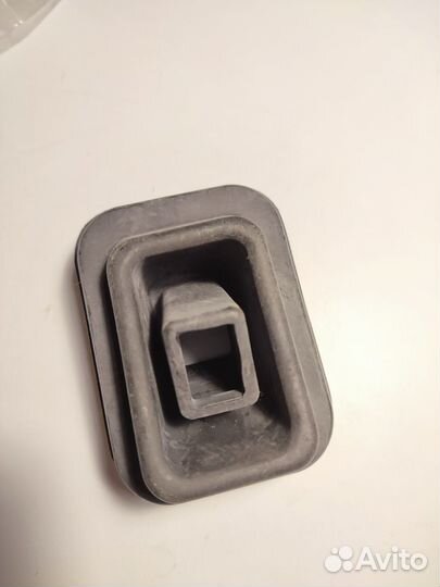 Пыльник вилки сцепления Mitsubishi MD703280