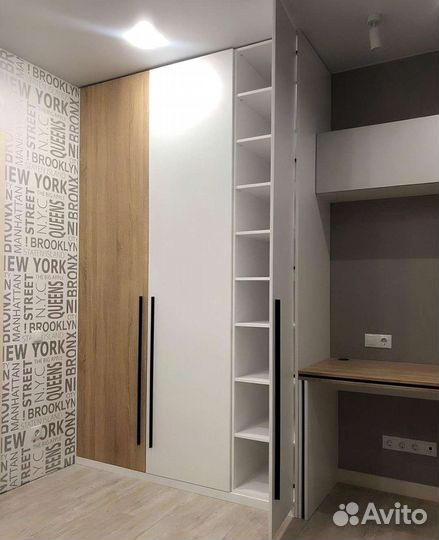 Рабочая зона для школьников (письменный стол)