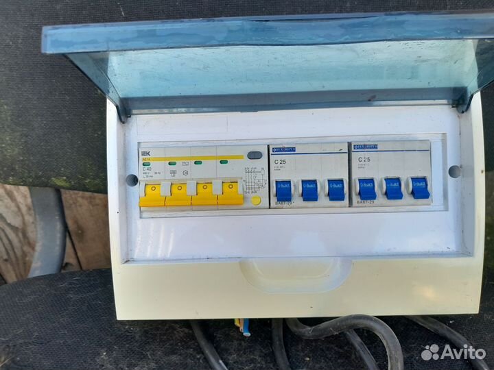 Осветительный навесной щиток