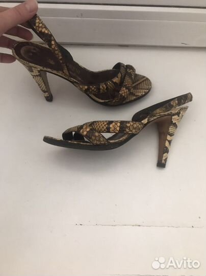 Босоножки из кожи питона