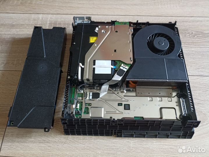 Sony Playstation 4 (PS4)