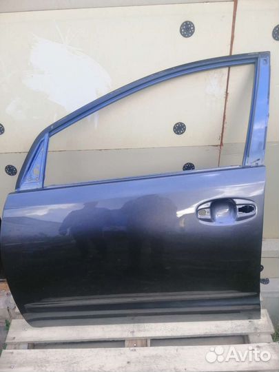 Дверь левая передняя Toyota Prius 20