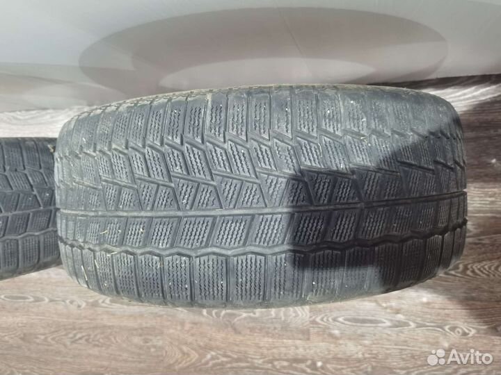 Maxxis ArcticTrekker NS5 225/45 R17