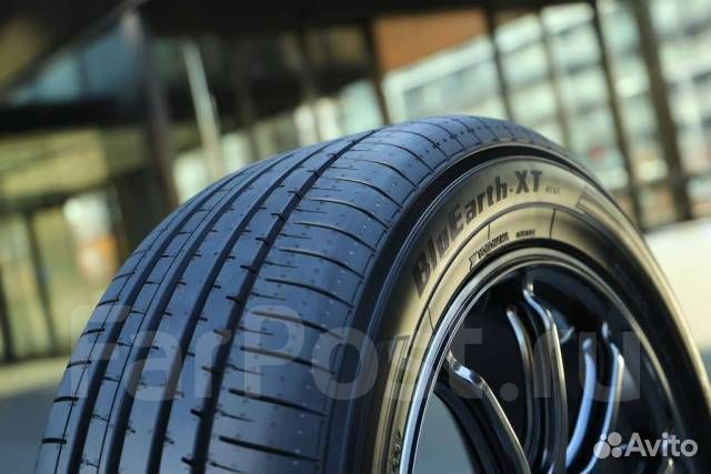Yokohama BluEarth-XT AE61 235/55 R17 103W