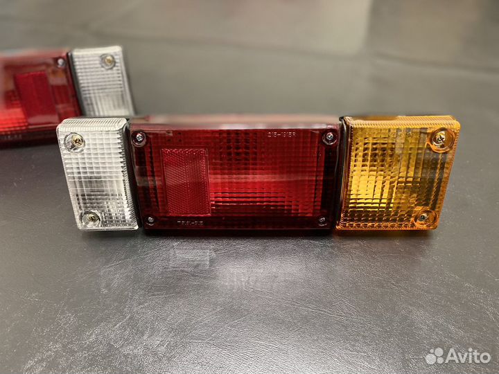 Фонарь задний (2шт) Nissan Atlas F23