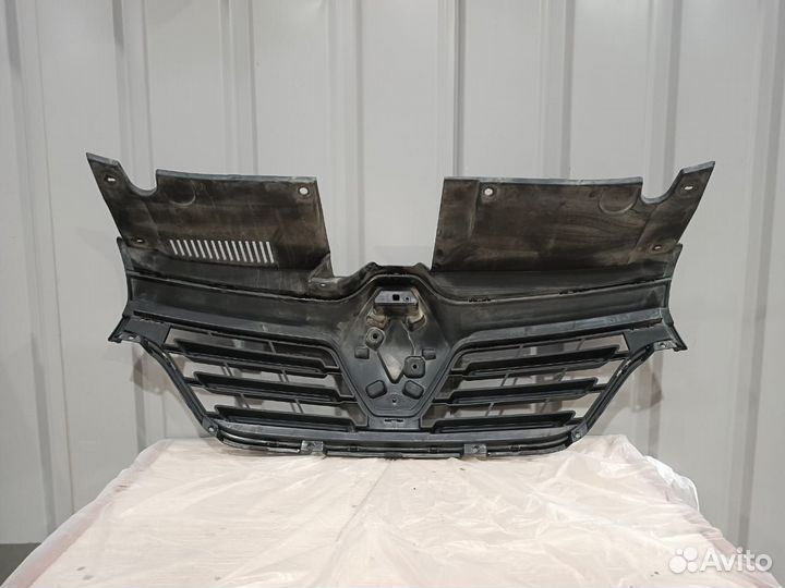 Решетка радиатора Renault Logan 2 Рено Логан 2