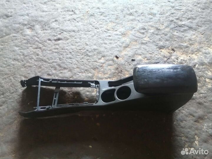 Подлокотник кожа Kia Ceed ED