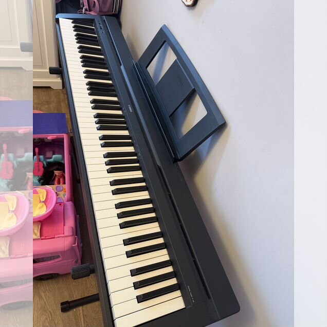 Электропианино Yamaha P-45, стойка и банкетка