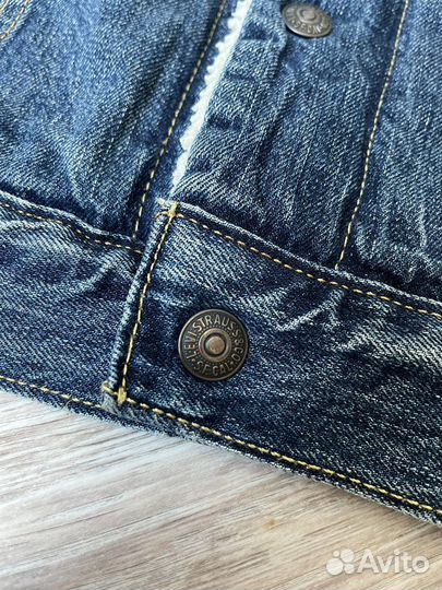 Джинсовая куртка levis