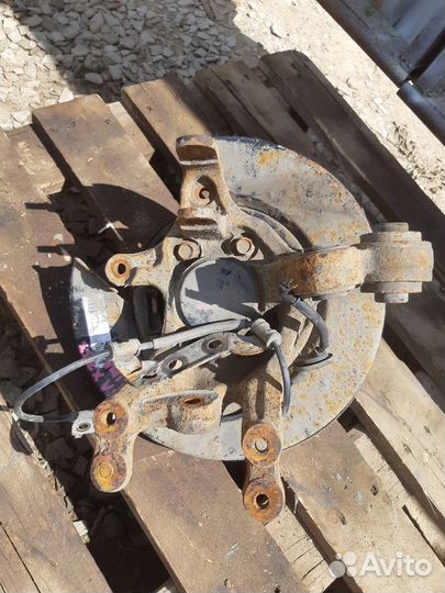 Кулак задний левый Kia Optima