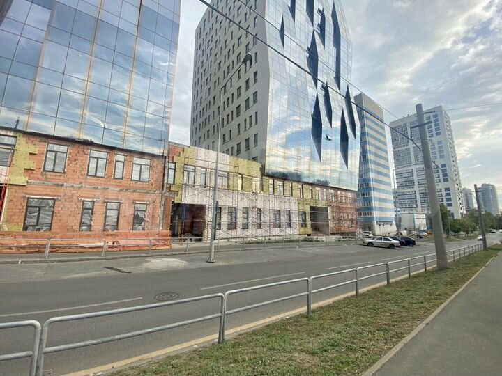 Офис в бизнес-центре напротив Загородного парка