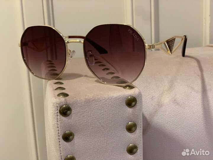 Очки от солнца женские