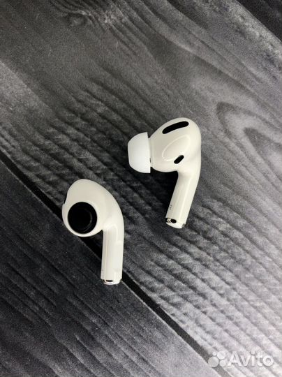 AirPods Pro (максимальное шумоподавление)